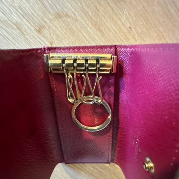 LOUIS VUITTON monogram Keychain w/card holder. Authentic markings. - Picture 5 of 9